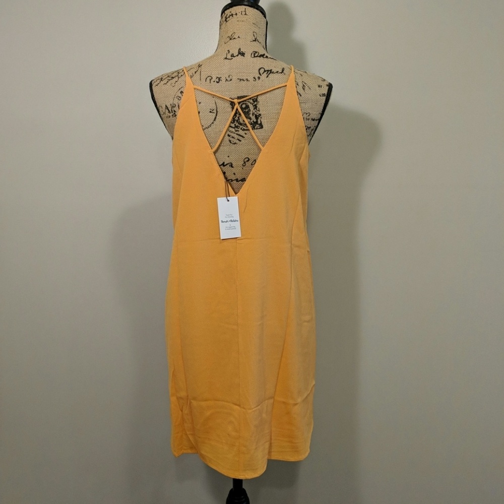 Cut out neckline yellow slip cami swing dress - Picture 4 of 5